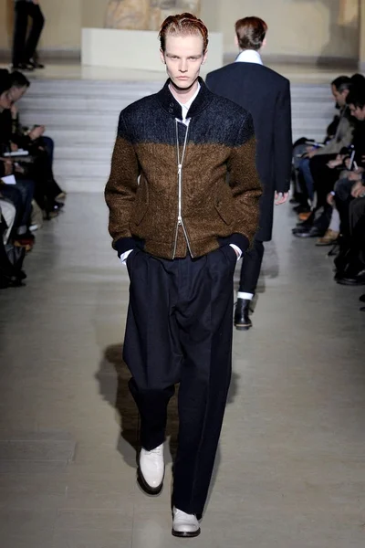 Look 12